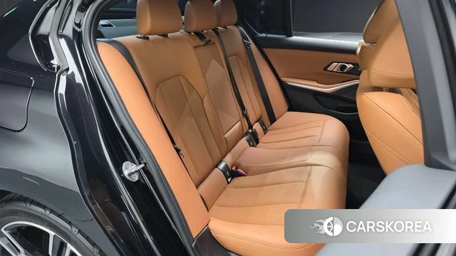 BMW 3 Series (G20) 2023 Черный из Кореи, фото 2