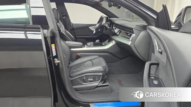 Audi Q8 (4M) 2022 Черный из Кореи, фото 2