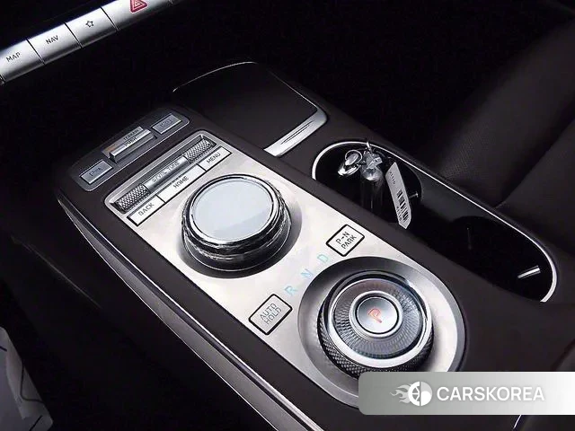 Genesis GV70 2024 Белый из Кореи, фото 2