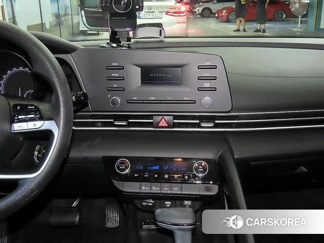 Hyundai Avante Hybrid (CN7) 2021 Белый из Кореи, фото 2