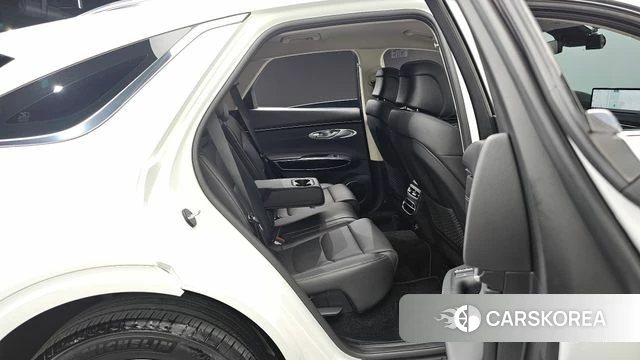 Genesis GV70 2022 Белый из Кореи, фото 2
