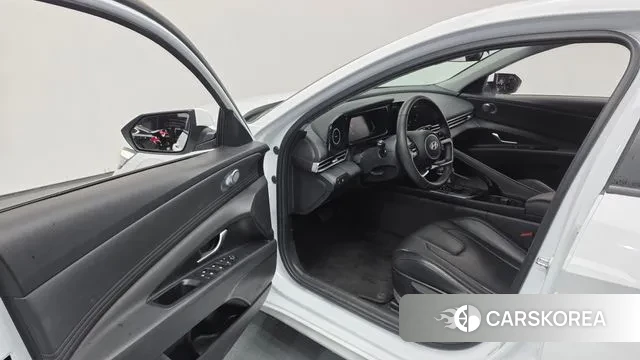 Hyundai The New Avante (CN7) 2024 Белый из Кореи, фото 2