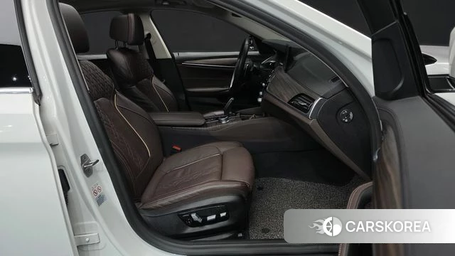 BMW 5 Series (G30) 2020 Белый из Кореи, фото 2