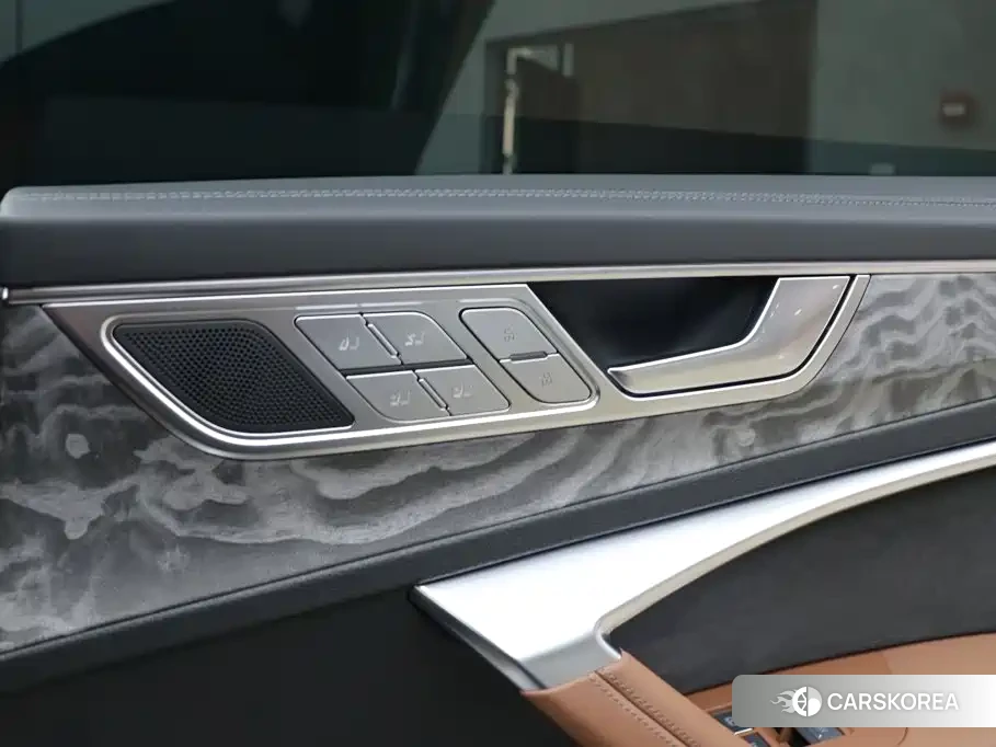 Audi A7L 2026 Champagne/brown из Китая, фото 2