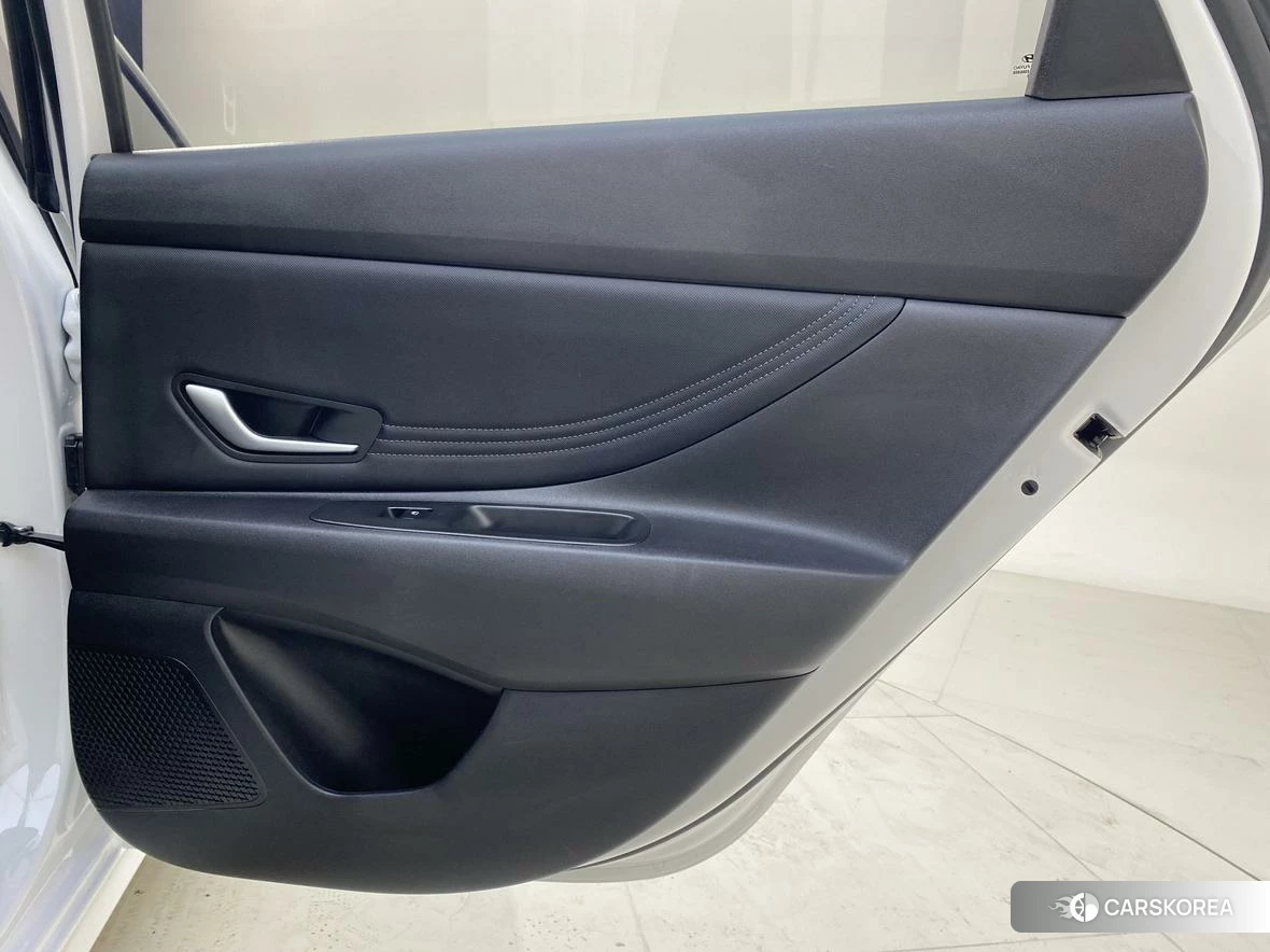 Hyundai Elantra 2022 Белый из Китая, фото 2