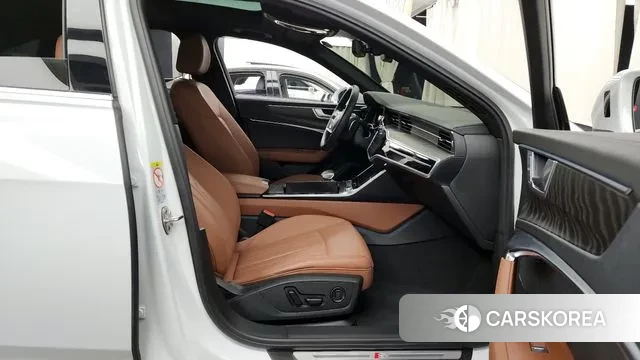 Audi A6 (C8) 2023 Белый из Кореи, фото 2