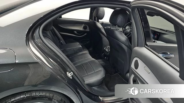 Mercedes-Benz E-Class W213 2021 Серый из Кореи, фото 2