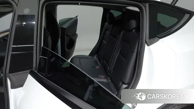 Tesla Model Y 2023 Белый из Кореи, фото 2