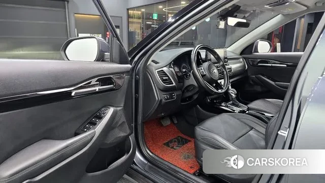 Kia Seltos 2021 Серый из Кореи, фото 2