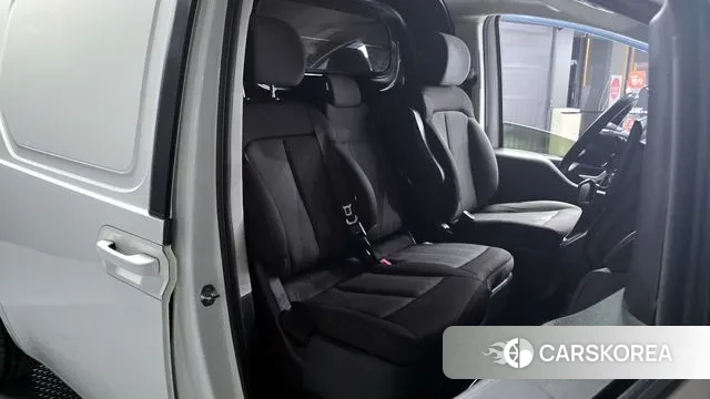 Hyundai Staria 2021 Белый из Кореи, фото 2