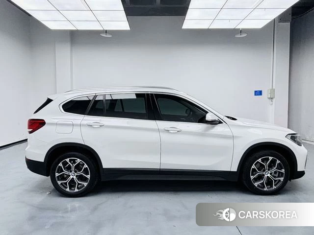 BMW X1 2021 Белый из Китая, фото 2