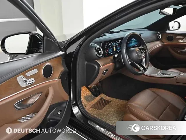 Mercedes-Benz E-Class W213 2021 Черный из Кореи, фото 2