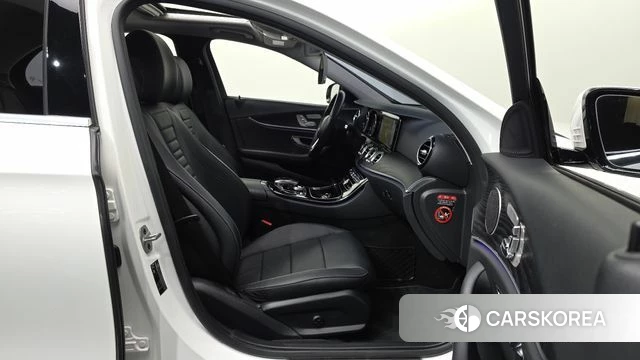 Mercedes-Benz E-Class W213 2019 Белый из Кореи, фото 2