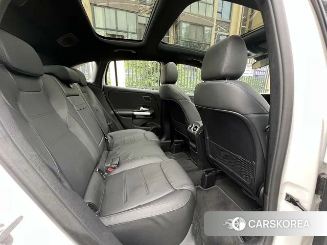 Mercedes-Benz GLA 2024 Белый из Китая, фото 2