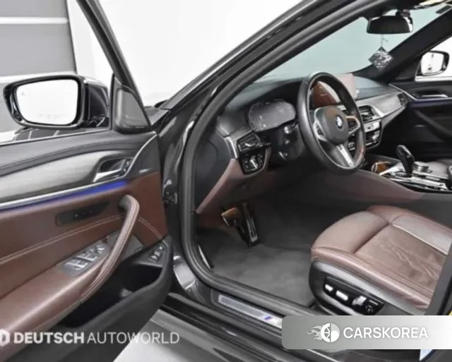 BMW 5 Series (G30) 2020 Серый из Кореи, фото 2