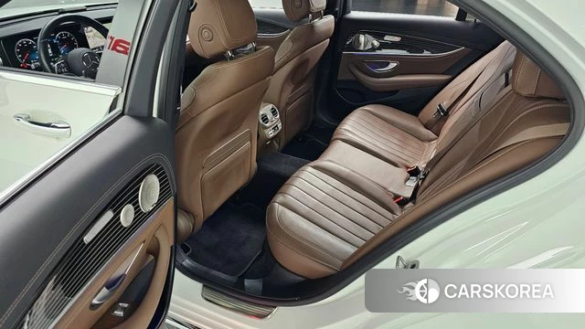 Mercedes-Benz E-Class W213 2021 Белый из Кореи, фото 2