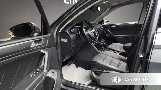 Volkswagen Tiguan Allspace 2020 Серый из Кореи, фото 2