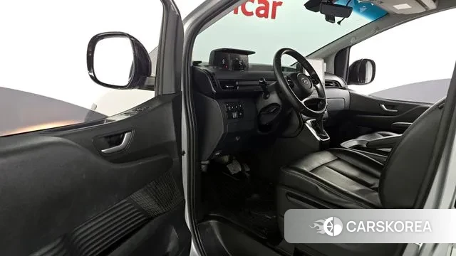 Hyundai Staria 2022 Серебряный из Кореи, фото 2