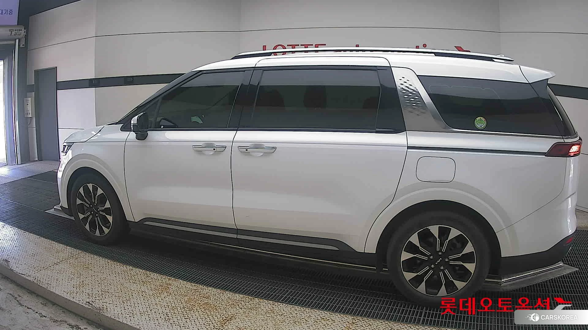 Kia Carnival 2023 Белый из Кореи, фото 2