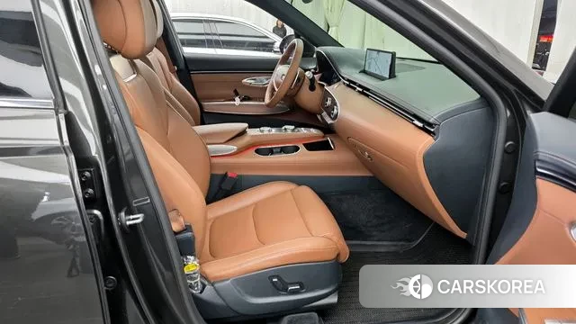 Genesis GV70 2023 Серый из Кореи, фото 2