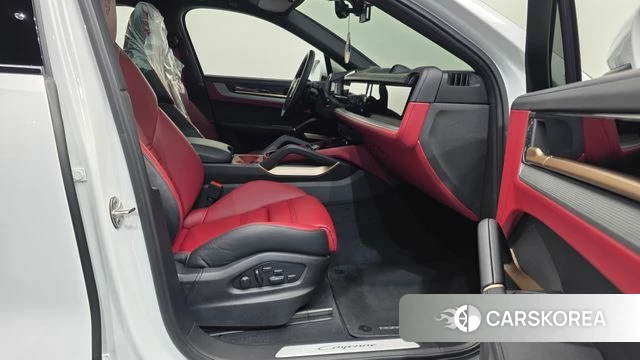 Porsche Cayenne (PO536) 2024 Белый из Кореи, фото 2