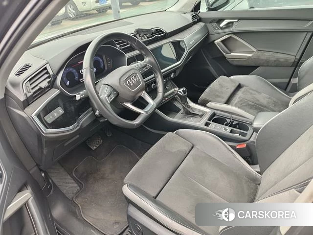 Audi Q3 2021 Темно-серый из Китая, фото 2