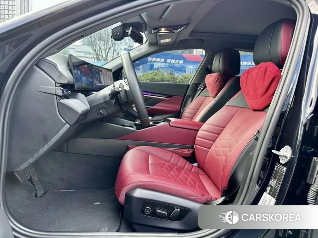 BMW 5 series 2024 Черный из Китая, фото 2