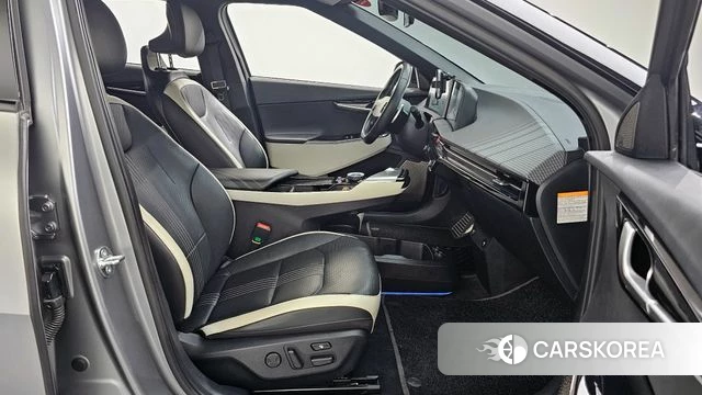 Kia EV6 2023 Серебристо-серый из Кореи, фото 2