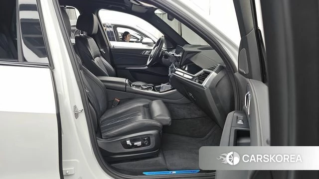 BMW X5 (G05) 2024 Белый из Кореи, фото 2