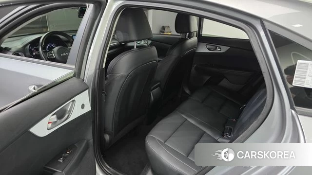 Kia The New K3 2nd generation 2022 Серебристо-серый из Кореи, фото 2