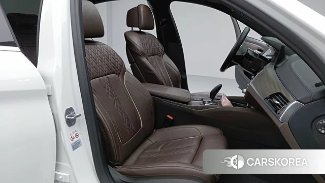 BMW 5 Series (G30) 2020 Белый из Кореи, фото 2
