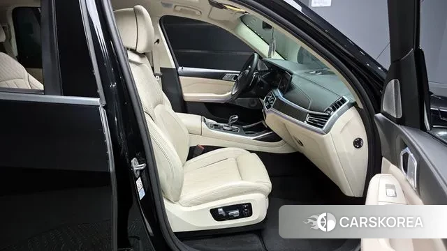 BMW X7 (G07) 2021 Черный из Кореи, фото 2