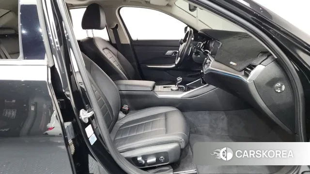 BMW 3 Series (G20) 2021 Черный из Кореи, фото 2