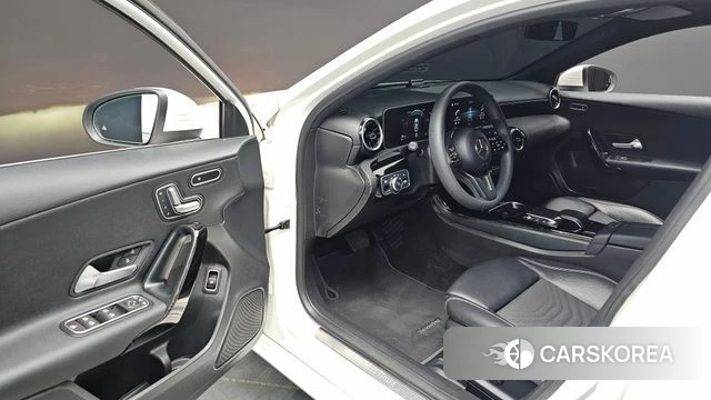 Mercedes-Benz A-Class W177 2020 Белый из Кореи, фото 2