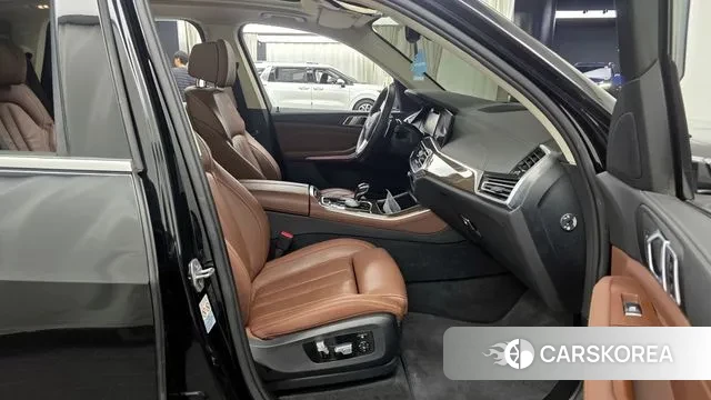 BMW X5 (G05) 2021 Черный из Кореи, фото 2