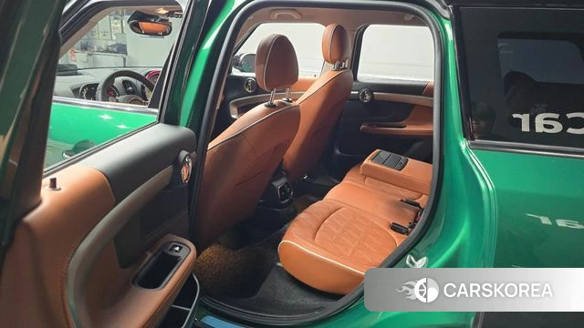 Mini Cooper S Countryman 2023 Зеленый из Кореи, фото 2