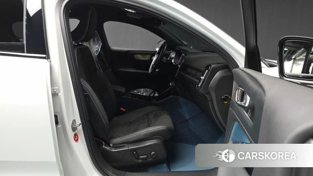 Volvo C40 Richards 2023 Белый из Кореи, фото 2
