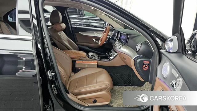 Mercedes-Benz E-Class W213 2019 Черный из Кореи, фото 2