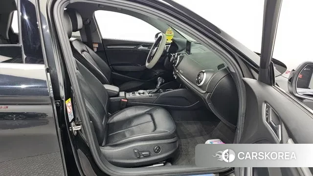 Audi New A3 2019 Черный из Кореи, фото 2