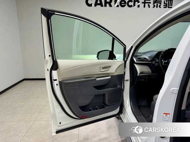 Toyota Grevia 2025 Белый из Китая, фото 2