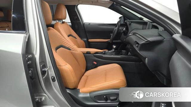 Lexus UX250h 2020 Серый из Кореи, фото 2