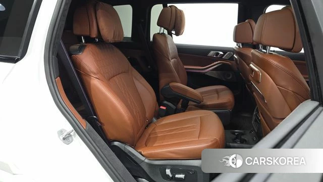 BMW X7 (G07) 2024 Белый из Кореи, фото 2