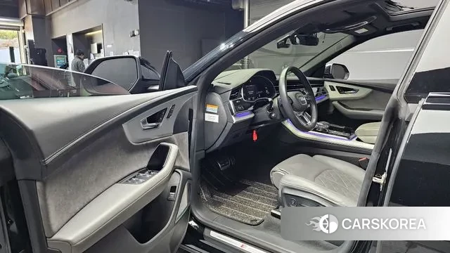 Audi Q8 (4M) 2022 Черный из Кореи, фото 2