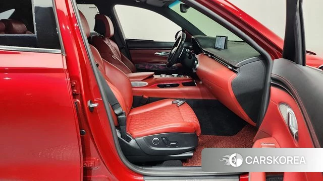 Genesis GV70 2021 Красный из Кореи, фото 2
