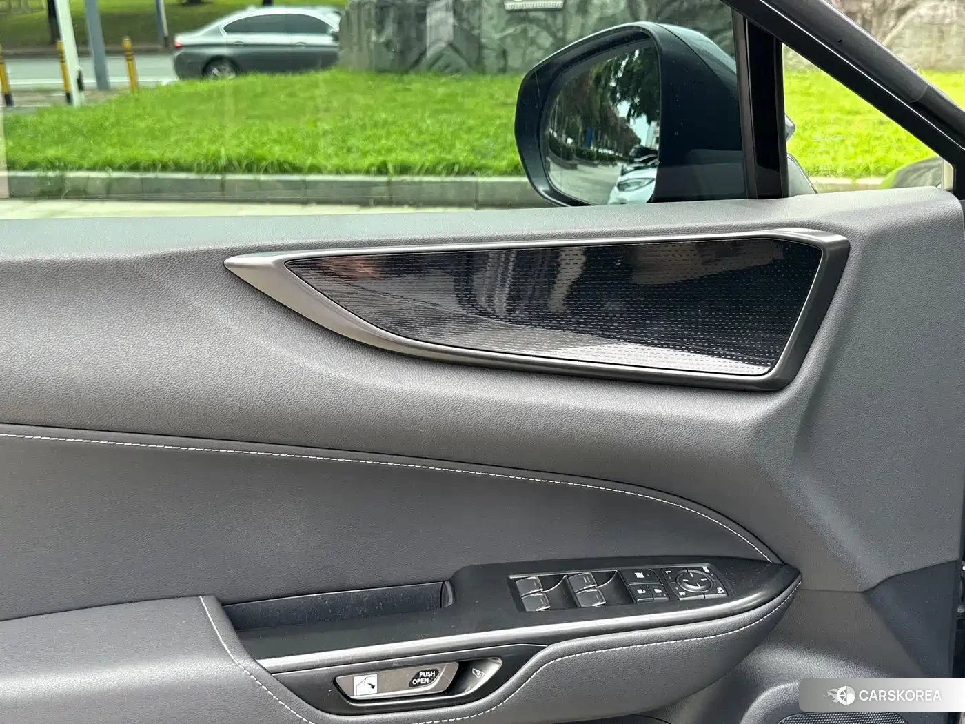 Lexus NX 2022 Silver/gray из Китая, фото 2