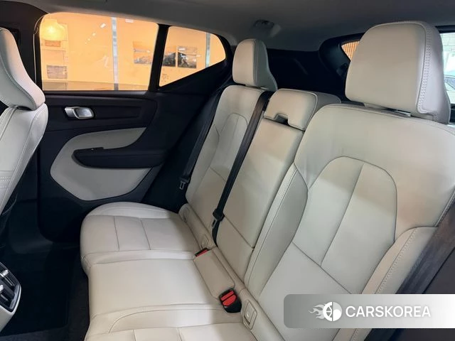Volvo XC40 2025 Белый из Кореи, фото 2
