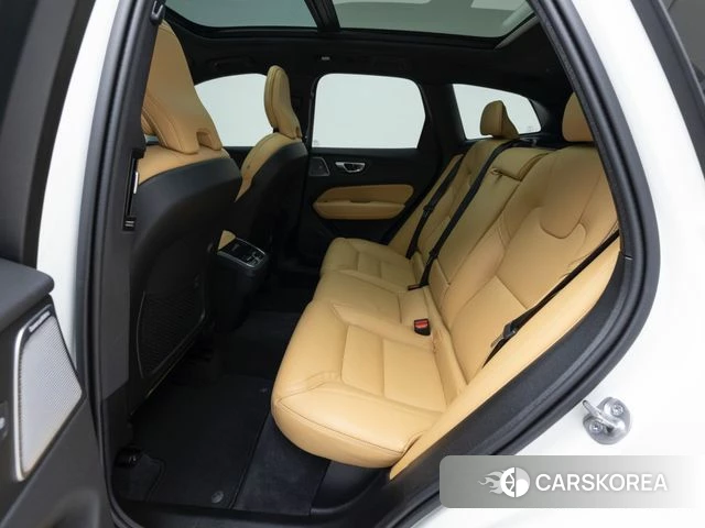 Volvo XC60 second Generation 2025 Белый из Кореи, фото 2