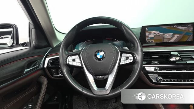 BMW 5 Series (G30) 2020 Белый из Кореи, фото 2