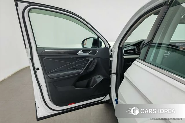Volkswagen Tiguan L 2024 Белый из Китая, фото 2