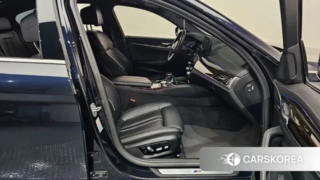 BMW 5 Series (G30) 2021 Черный из Кореи, фото 2